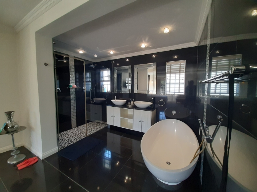 3 Bedroom Property for Sale in Nahoon Valley Park Eastern Cape